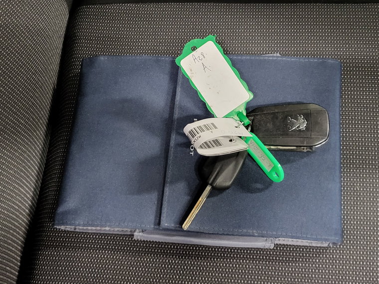 Vehicle Image 16