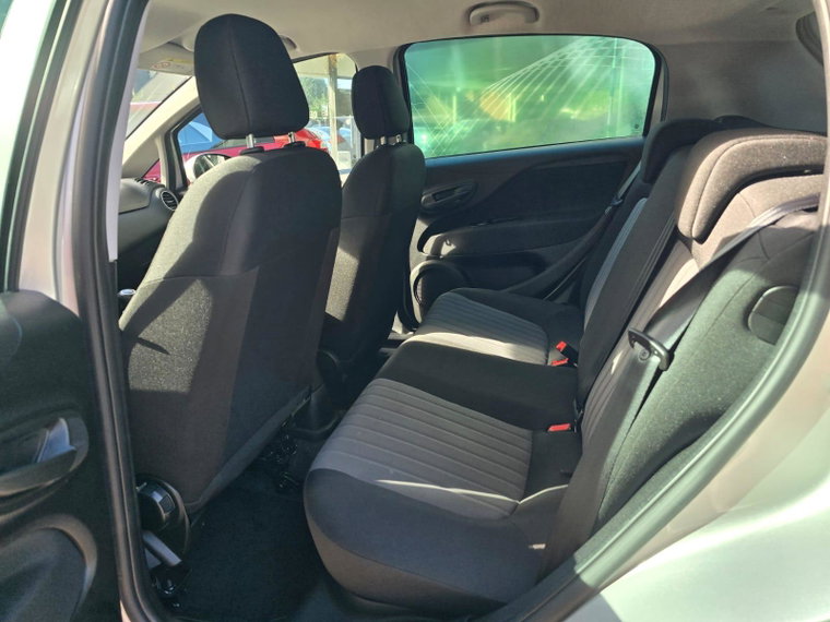 Vehicle Image 16