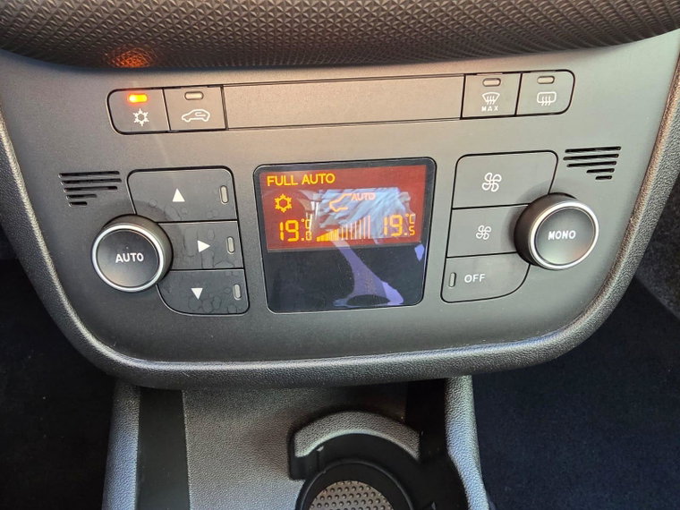 Vehicle Image 26