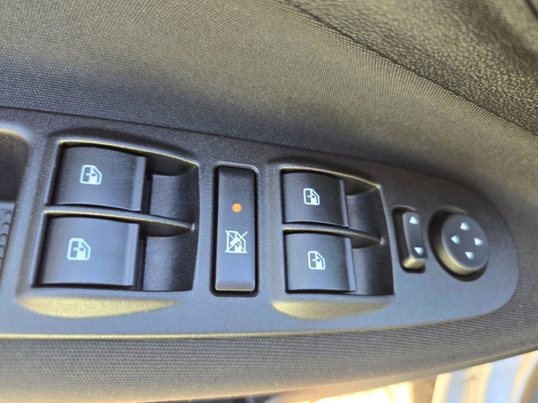 Vehicle Image 28