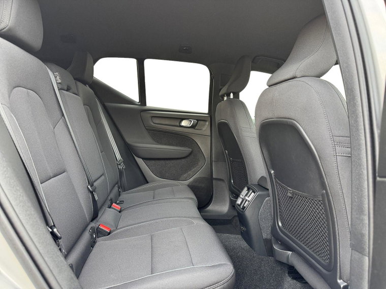 Vehicle Image 26