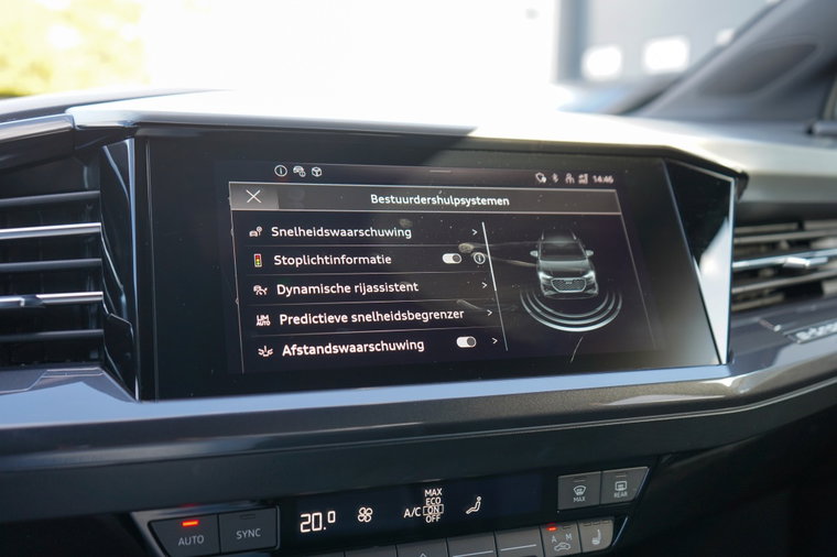 Vehicle Image 35