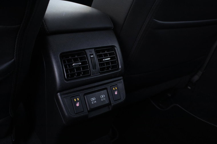 Vehicle Image 27