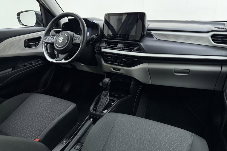 Vehicle Image 13