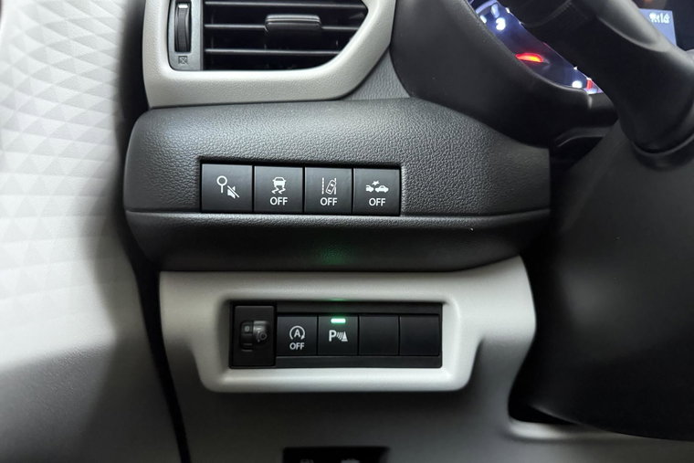 Vehicle Image 16