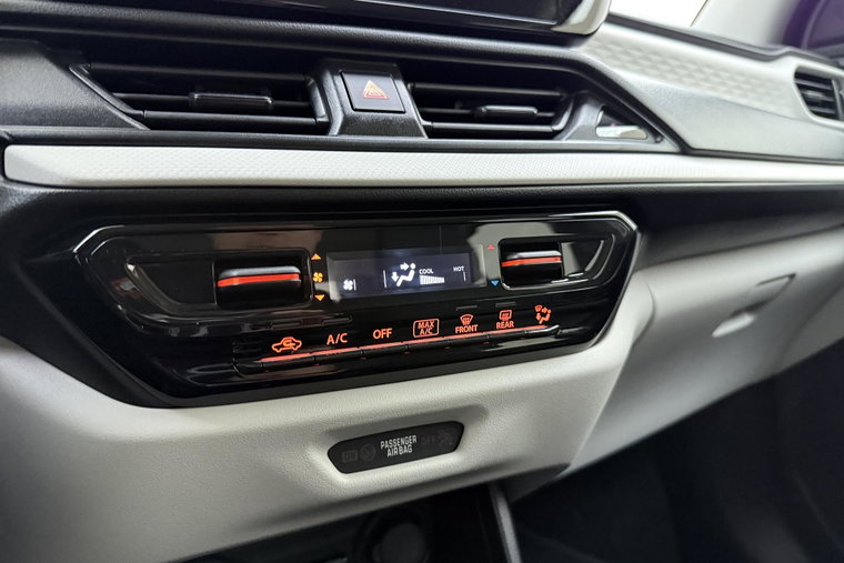 Vehicle Image 24