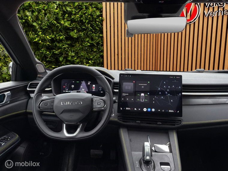 Vehicle Image 12
