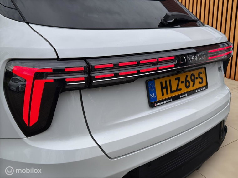 Vehicle Image 23