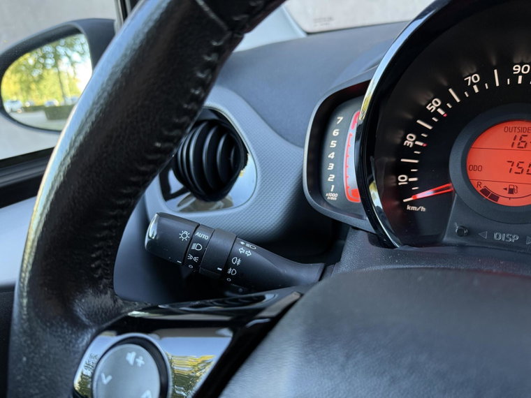 Vehicle Image 22