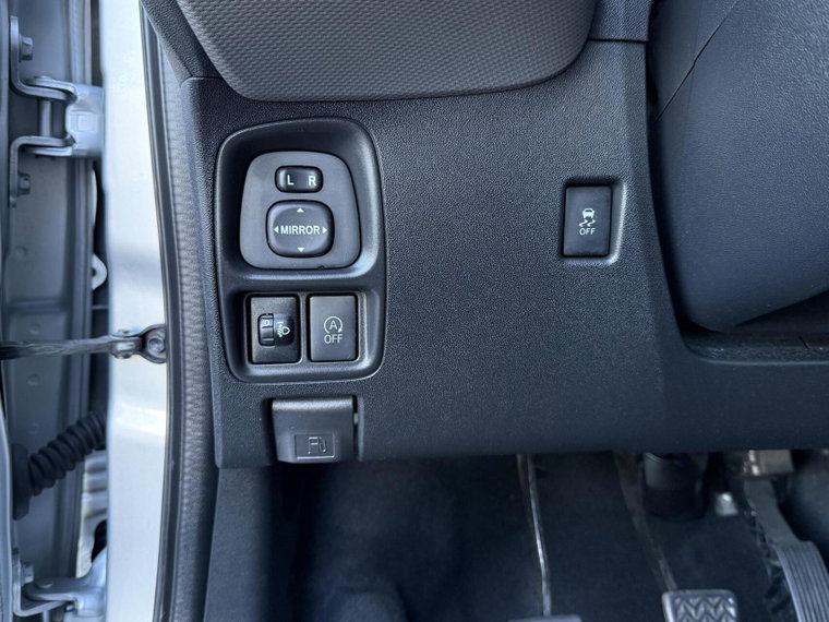 Vehicle Image 23