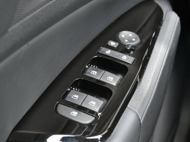 Vehicle Image 24