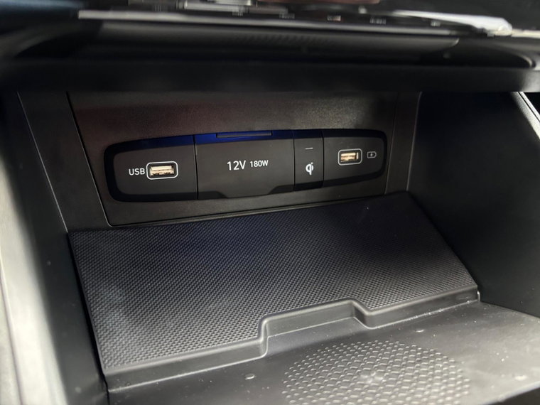Vehicle Image 25