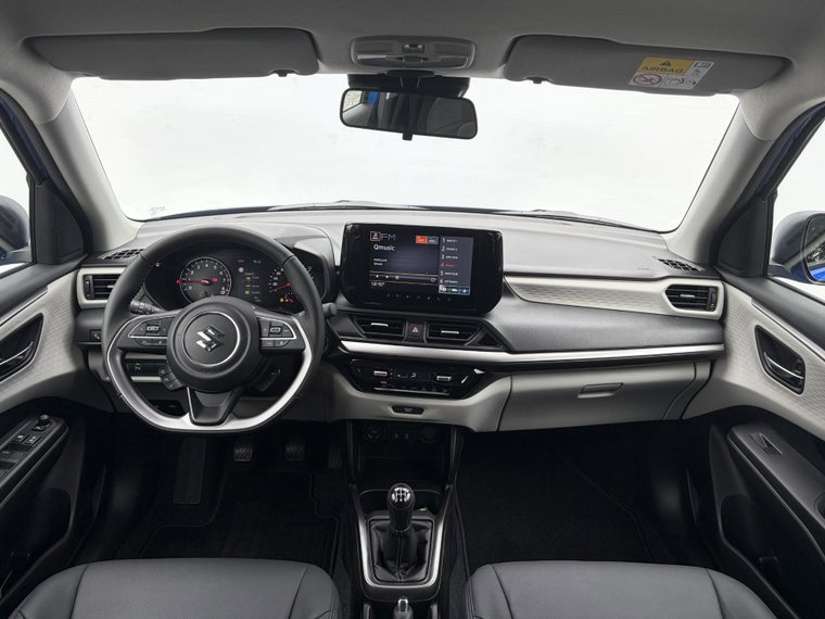 Vehicle Image 25
