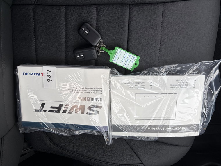 Vehicle Image 42