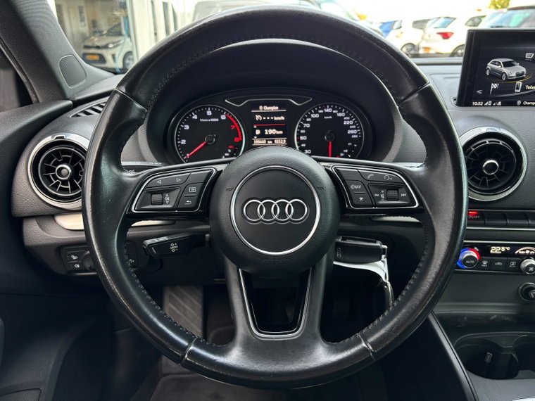 Vehicle Image 17