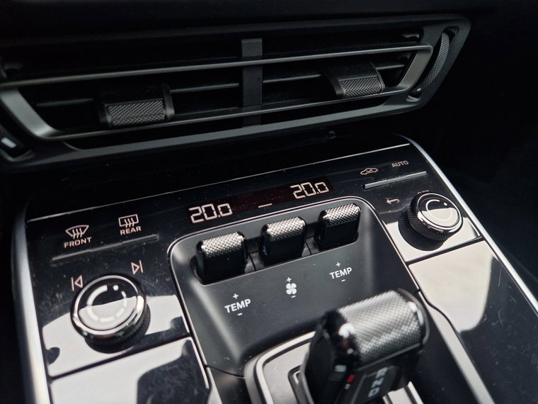 Vehicle Image 27