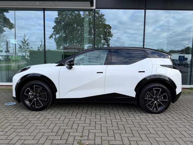 Vehicle Image 22