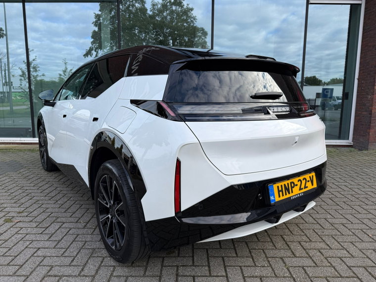 Vehicle Image 24