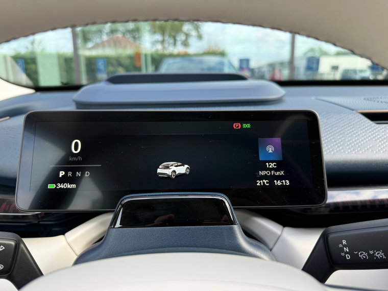 Vehicle Image 35