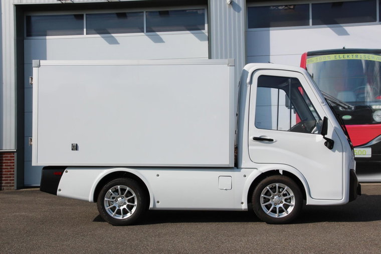 Vehicle Image 4