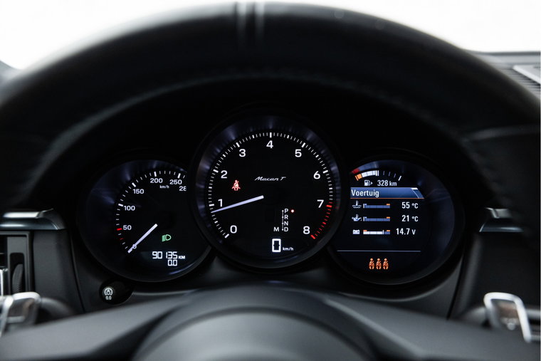 Vehicle Image 35