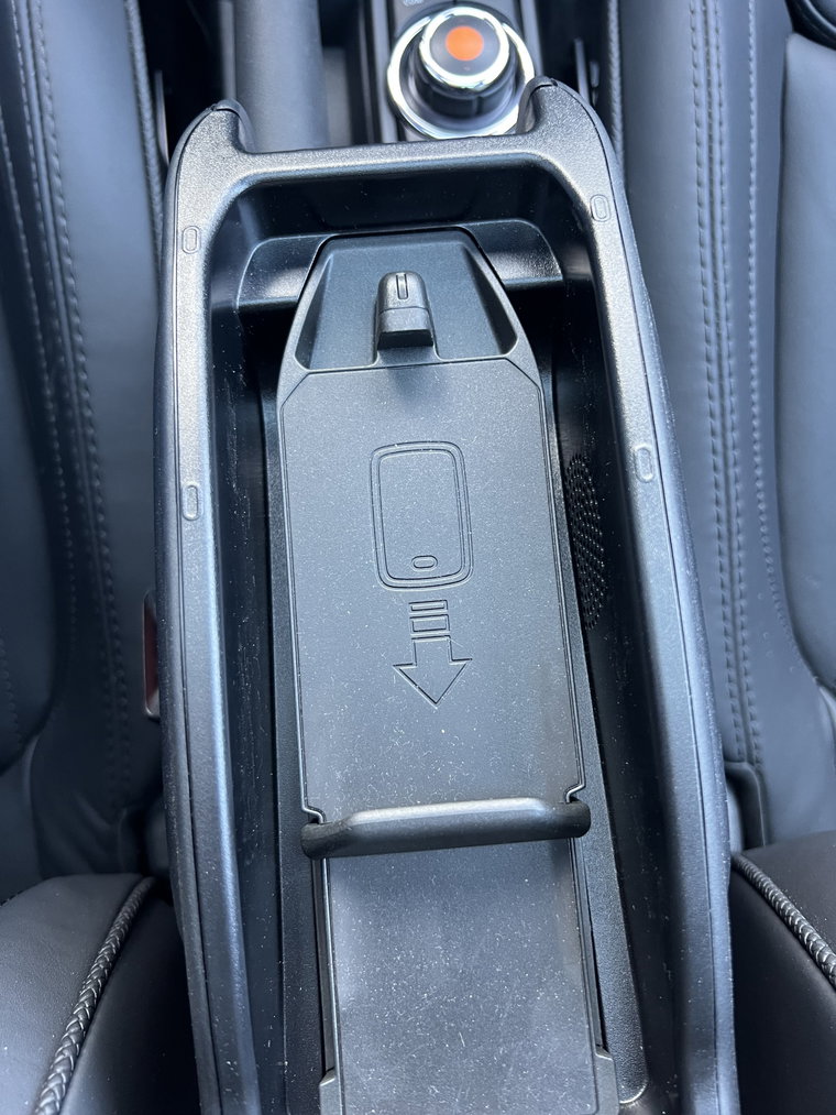 Vehicle Image 32