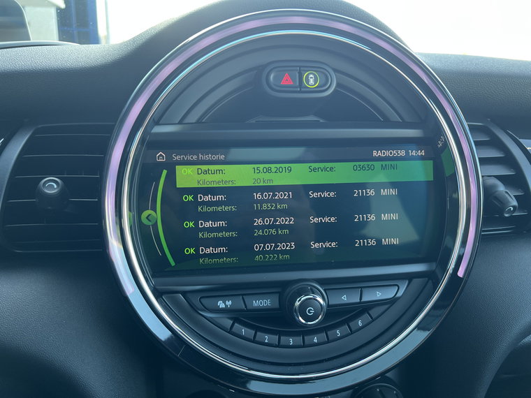 Vehicle Image 37