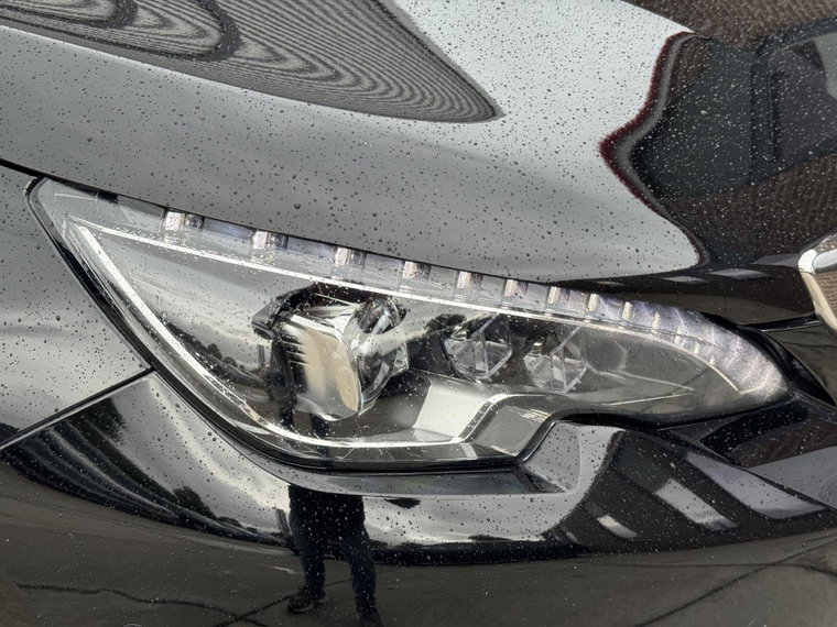 Vehicle Image 38