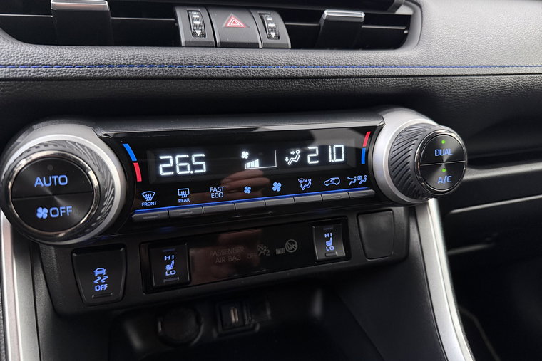 Vehicle Image 32