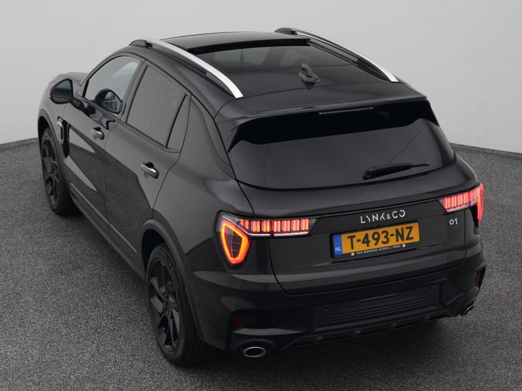 Vehicle Image 25