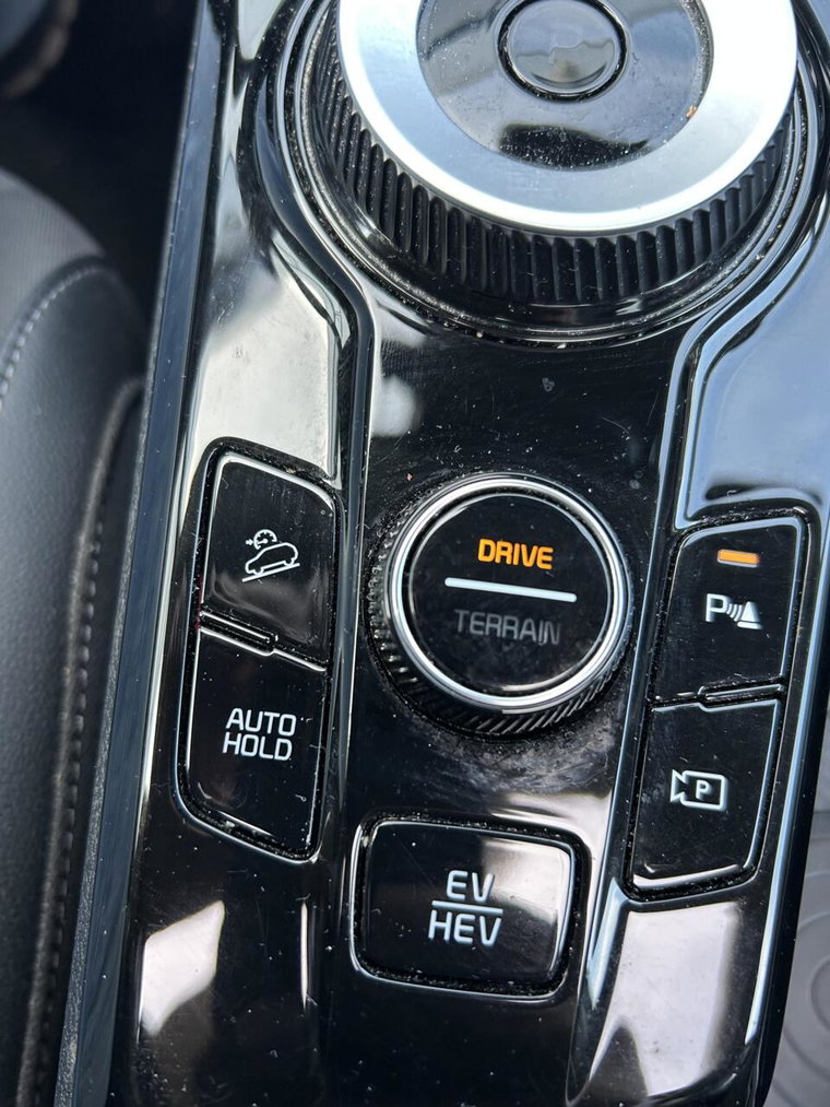 Vehicle Image 24