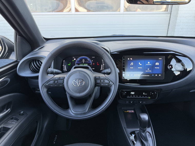 Vehicle Image 12