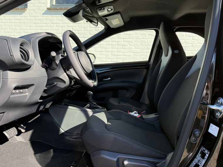Vehicle Image 26