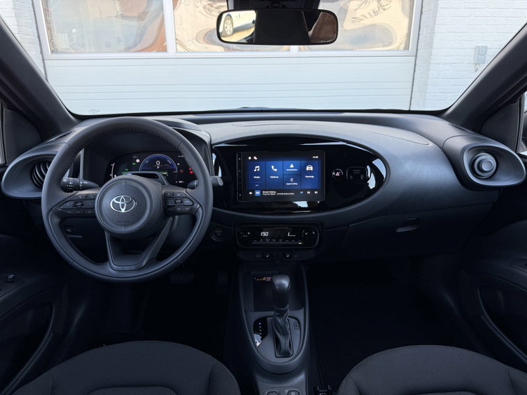 Vehicle Image 11