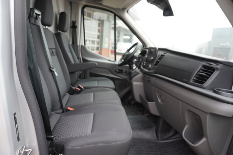 Vehicle Image 12