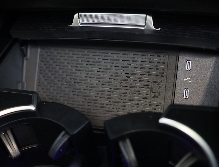 Vehicle Image 37