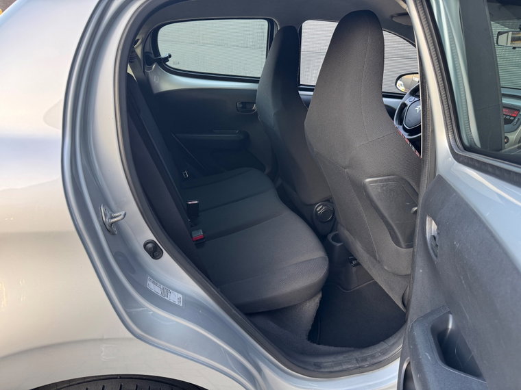 Vehicle Image 18