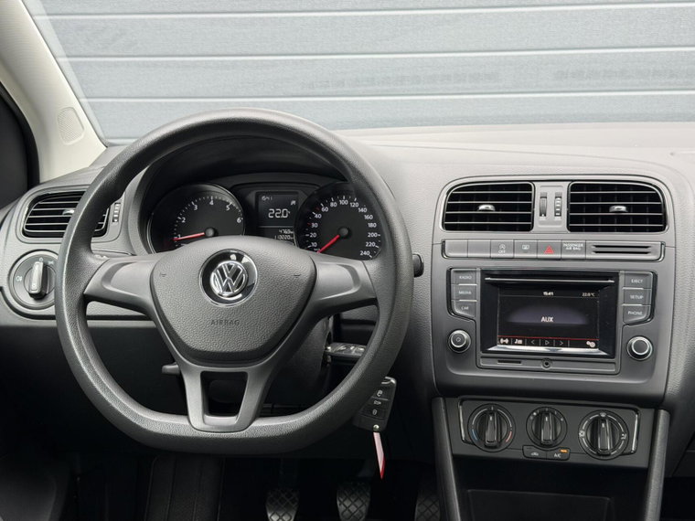 Vehicle Image 16