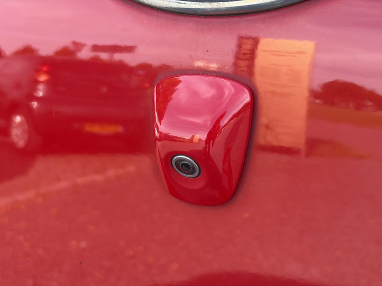 Vehicle Image 32