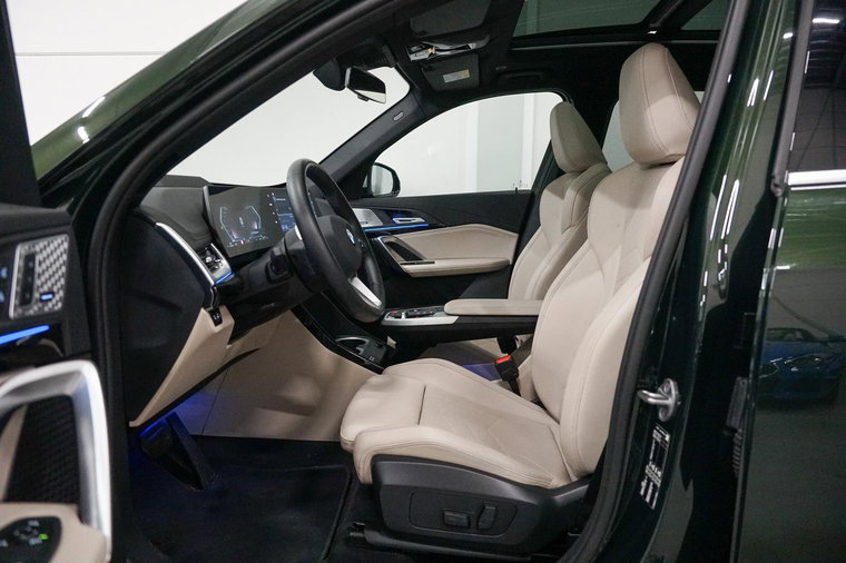 Vehicle Image 23
