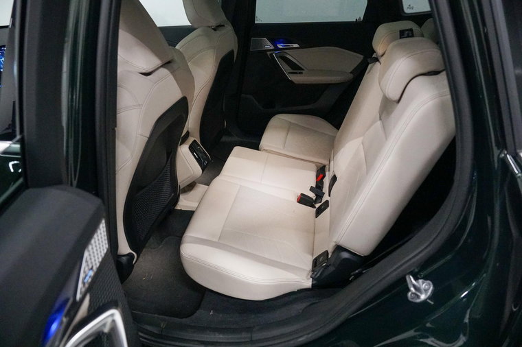 Vehicle Image 35