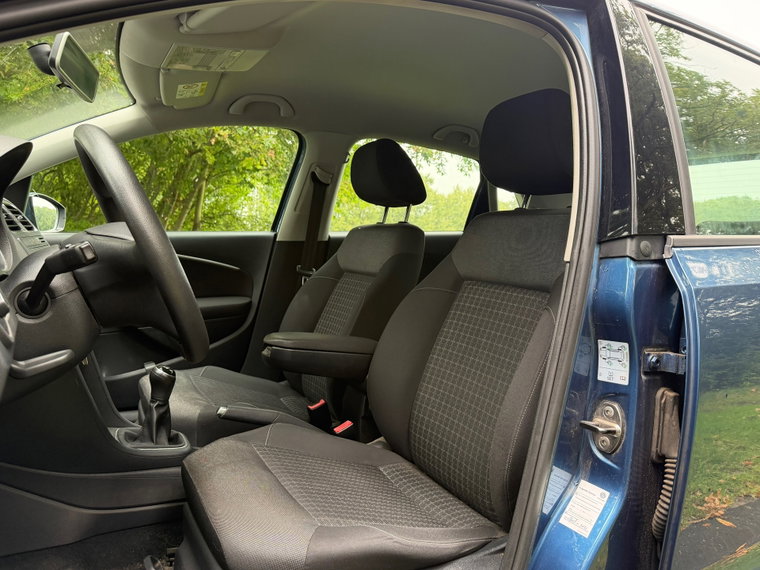 Vehicle Image 14