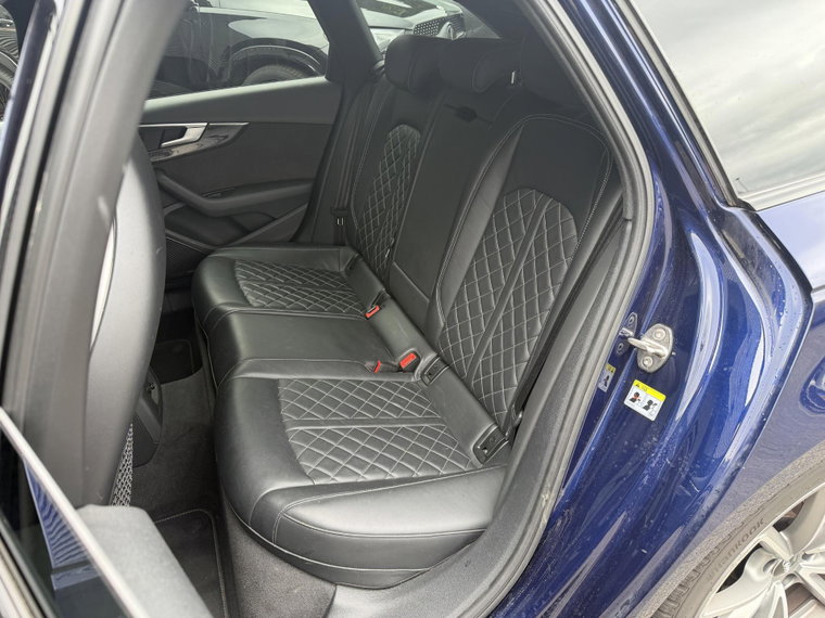 Vehicle Image 28
