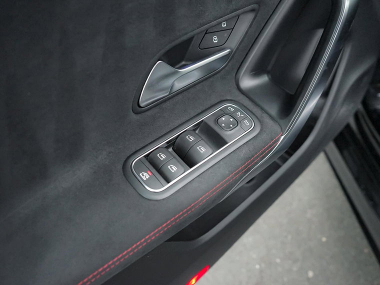 Vehicle Image 33