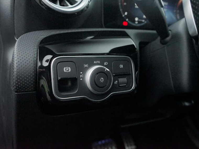 Vehicle Image 34