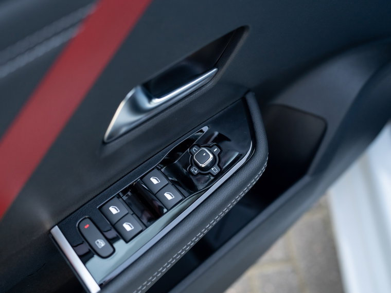 Vehicle Image 22