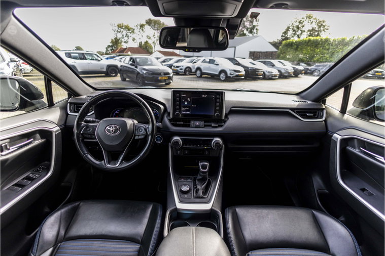 Vehicle Image 7
