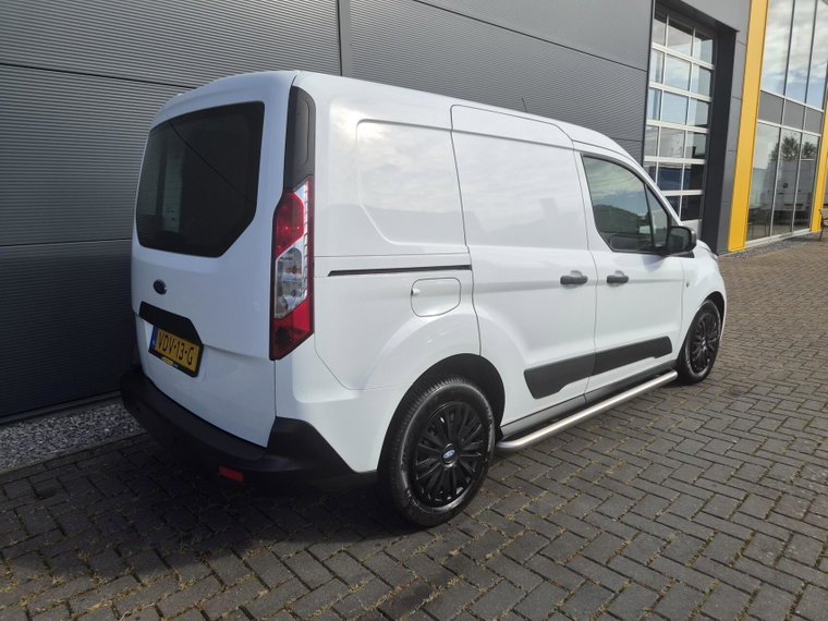 Vehicle Image 23