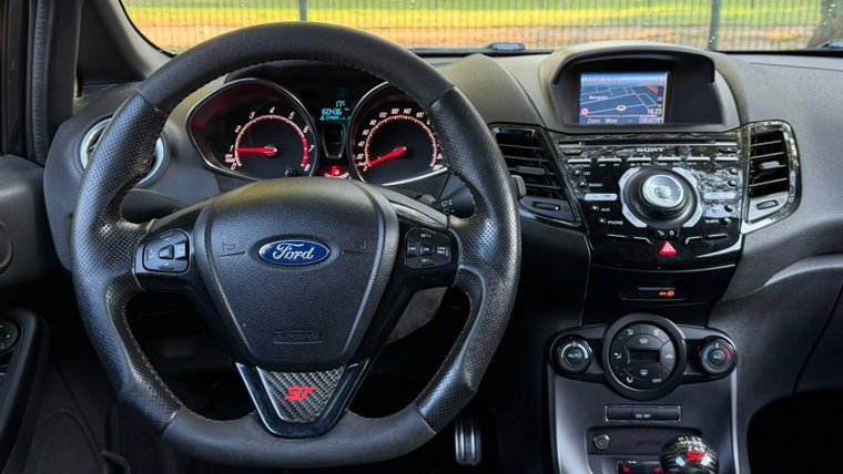 Vehicle Image 13