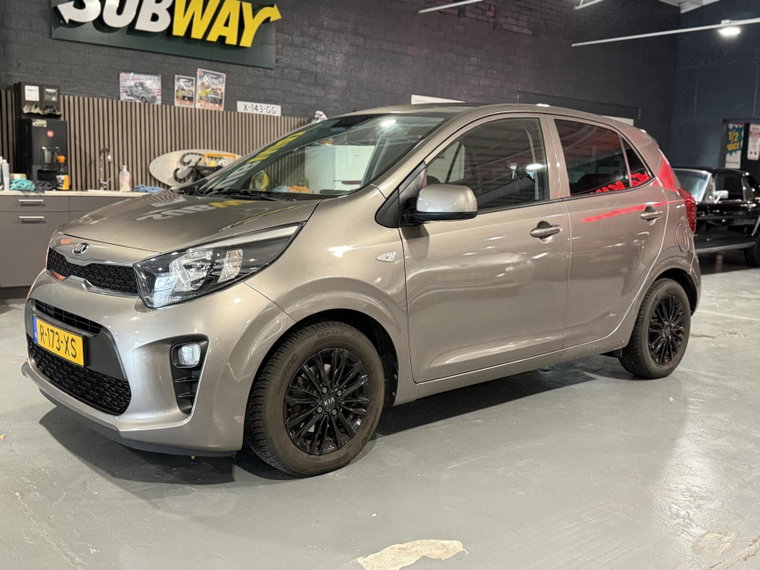 Vehicle Image 12